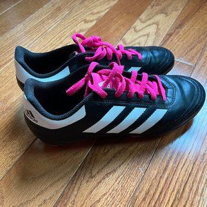Adidas soccer cleats size 4